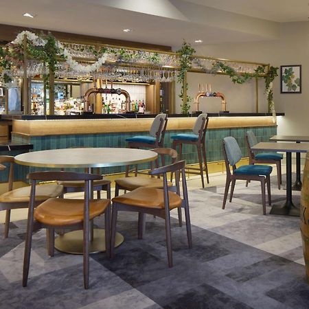 Doubletree By Hilton Dartford Bridge Hotel Buitenkant foto