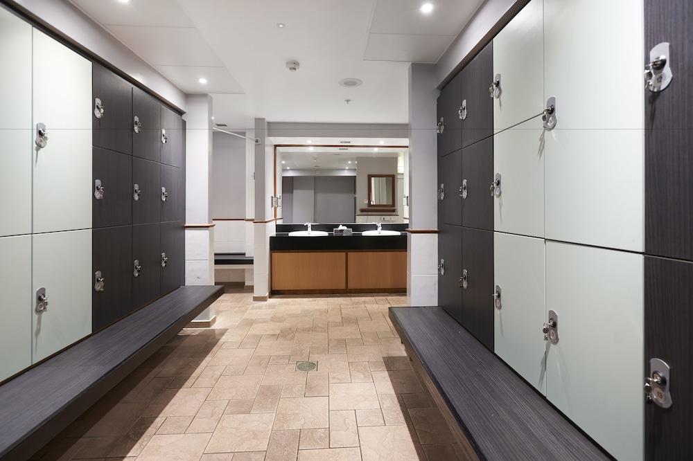 Doubletree By Hilton Dartford Bridge Hotel Buitenkant foto